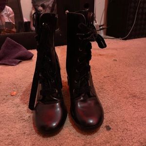 Black heel boots